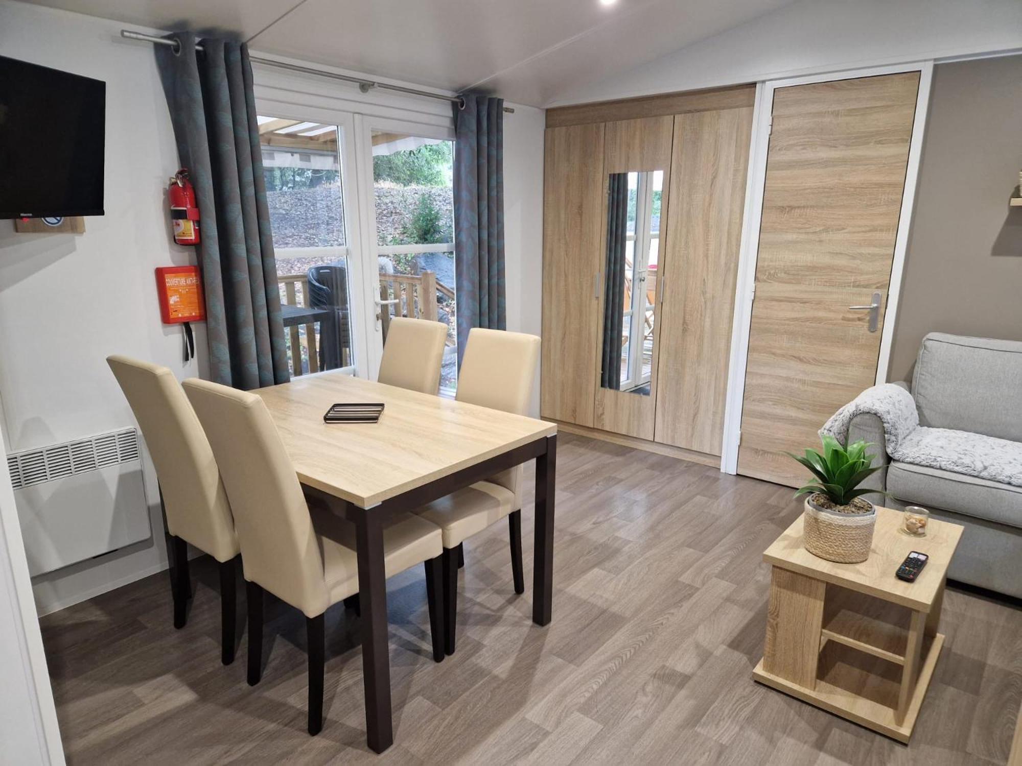 Mobil Home Tout Confort 3 Chambres Camping Les Pierres Couchees 圣布里文莱丝皮恩 外观 照片